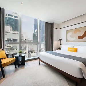 Hotel Dash Living On Queen's